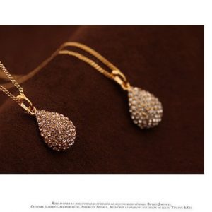 Water droplets studded short clavicle Necklace